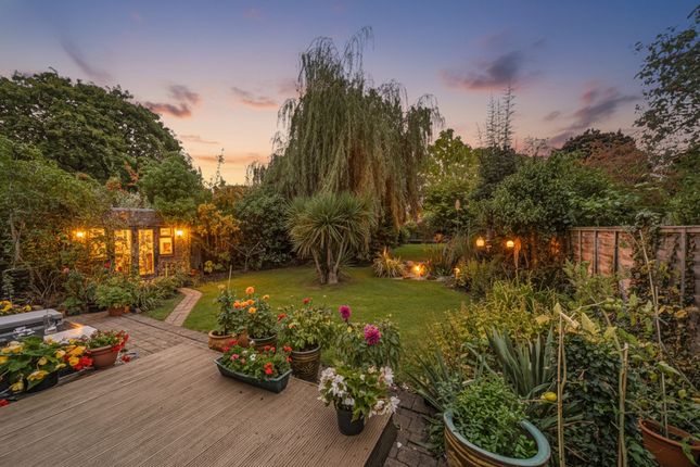 26 Eastcote Road, Ruislip photo 2