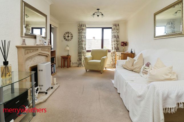 6, Spring Close, Rotherham photo 2