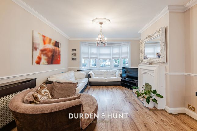 45 Hawthorn Road, Buckhurst Hill photo 2