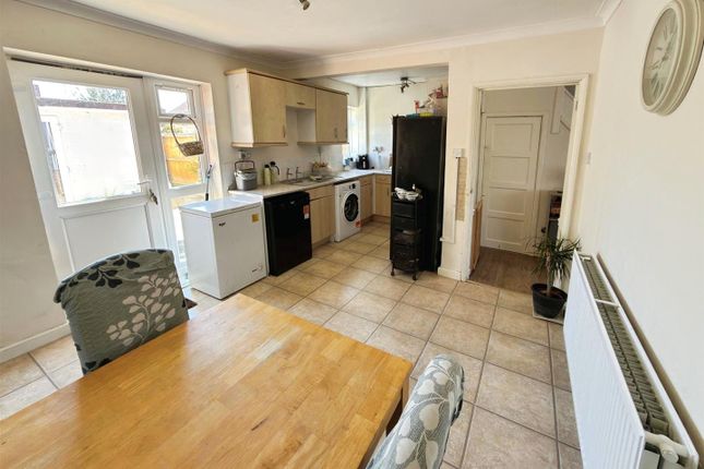 6, Francis Road, Lowestoft photo 4