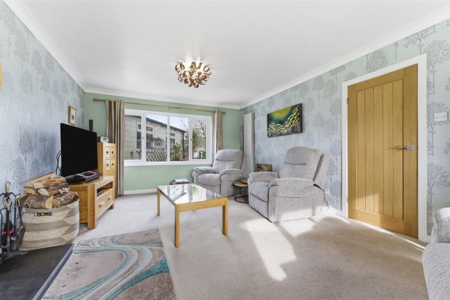 Gwenith Gwyn, Windmill Close, Cowbridge photo 4