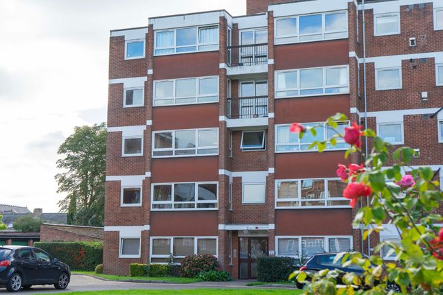 2-bed flat on Flat 40, Knighton Court Knighton Park Road, Leicester, £150,000
