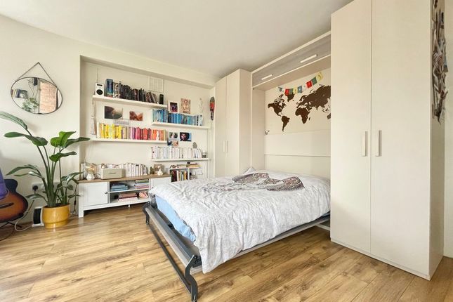 28 Ruskin House, Champion Hill, London photo 3