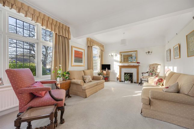 17, Avebury Square, Reading photo 2