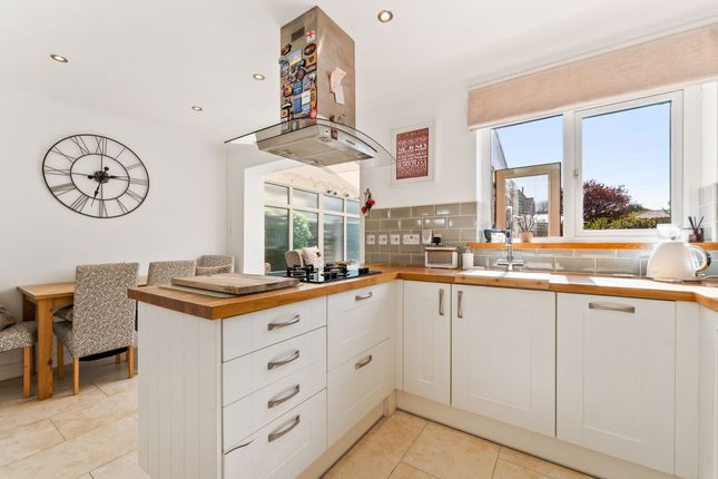 15 Housesteads Drive, Chester photo 5