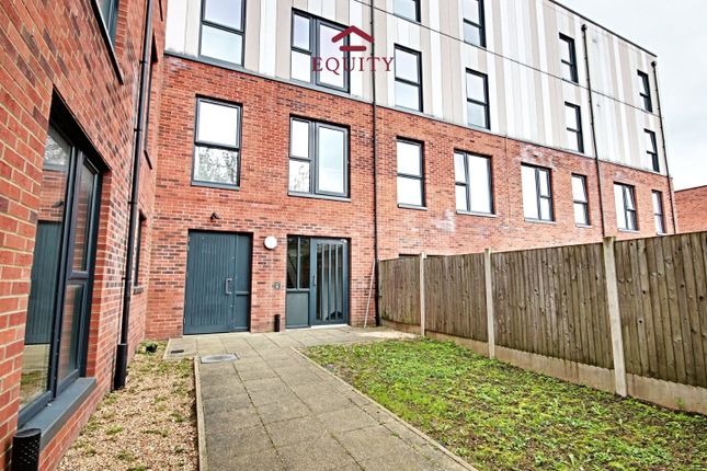 6, Potash House, 1, Canning Square, Enfield photo 2
