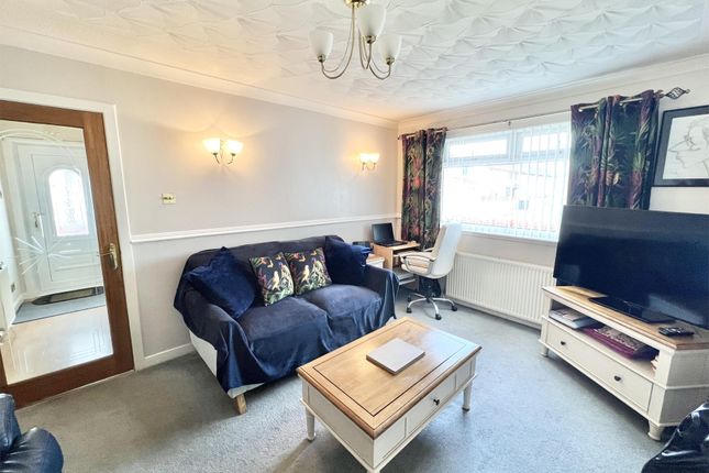 1e, James Crescent, Irvine photo 4