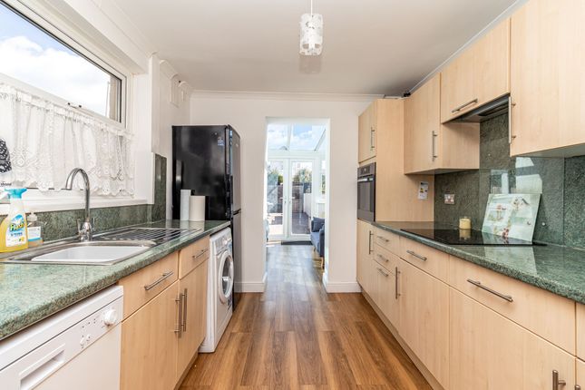 12 Adair Road, Southsea photo 4