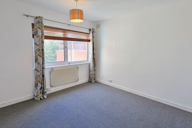 Loudon Avenue, Coventry photo 4