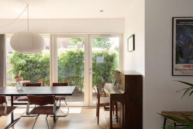 1 Bernard Apartments, 14 Wastdale Road, London photo 4
