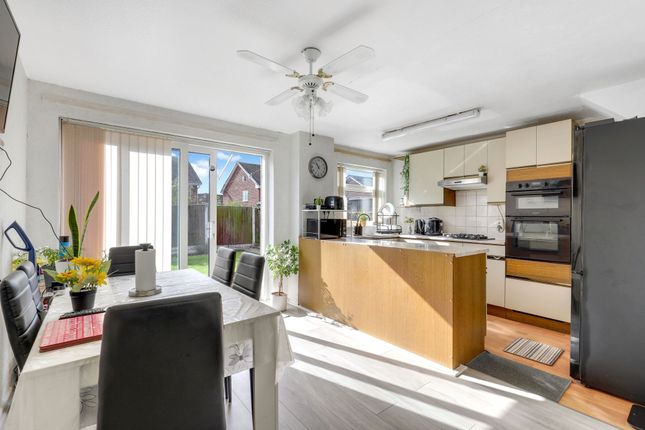 10 Manly Close, Nottingham photo 2