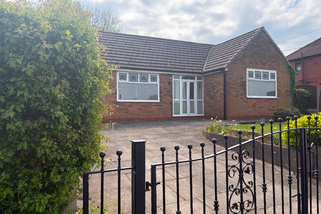 3-bed house on 37 Ferney Field Road, Oldham, £1,395/mo