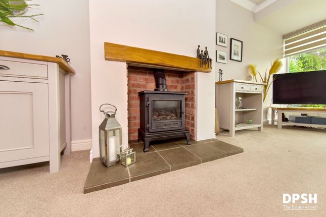 1 Woodkirk Grove, Wakefield photo 4