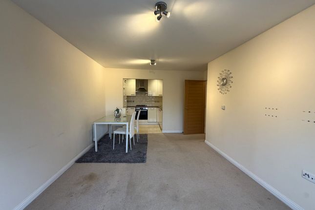 Flat8, 45 Avian avenue Frogmore, St' Albans photo 4