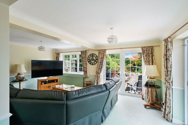 26, High Street, Lingfield photo 2