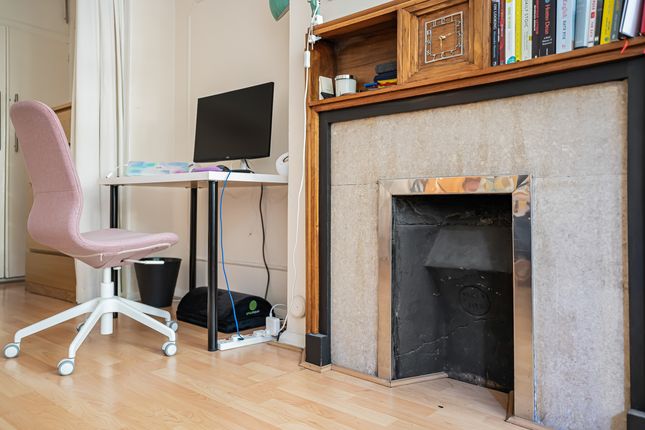 Flat 24 Acol Court, Acol Road, London photo 4