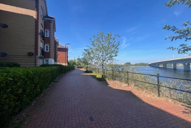 Flat to rent in Campbell Drive, Cardiff Bay, Cardiff
