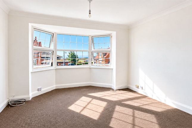 Flat 2, Raith House, 2, South Hill, Suffolk photo 5
