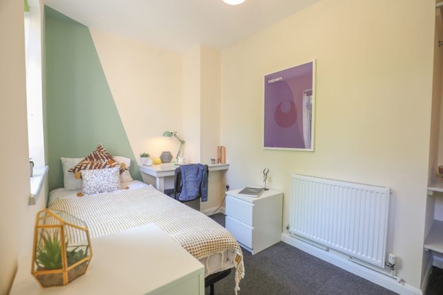 9 The Crescent, Brighton photo 3