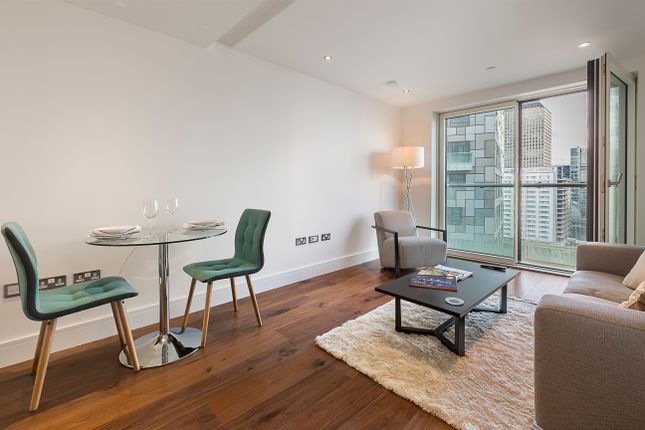 Thumbnail Flat to rent in Duckman Tower, 3 Lincoln Plaza, Canary Wharf, London