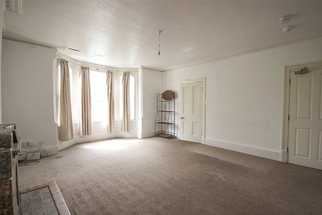 4, Bushmead Avenue, Bedfordshire photo 2