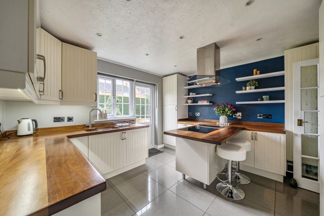 175, Thames Avenue, Wiltshire photo 4