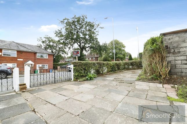 40, Rushey Road, Manchester photo 3