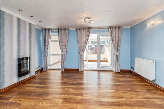 16, Beton Way, Stafford photo 3
