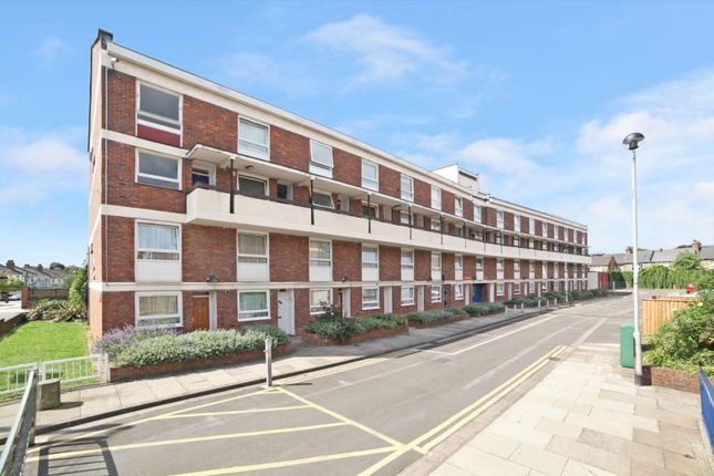 Thumbnail Maisonette for sale in Briggeford Close, Clapton