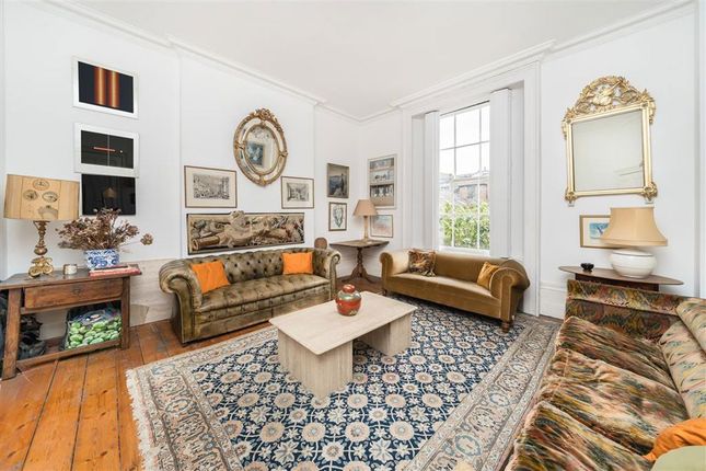8, Gloucester Crescent, London photo 3
