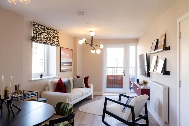 Flat 66, 6, The Hyde, London photo 3