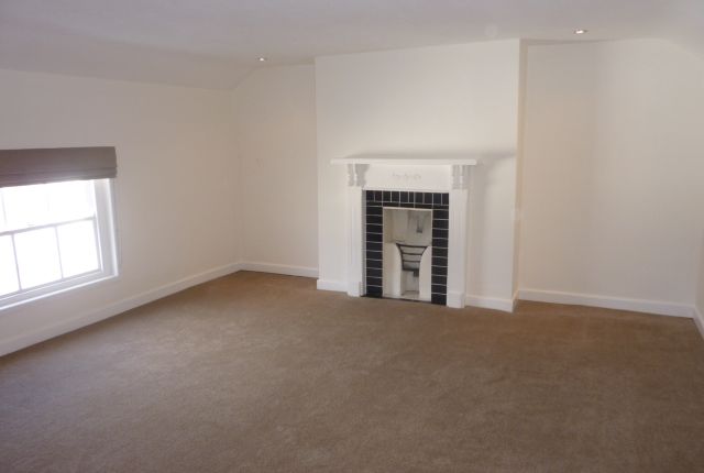 Thumbnail Flat to rent in Borough Street, Castle Donington, Derby