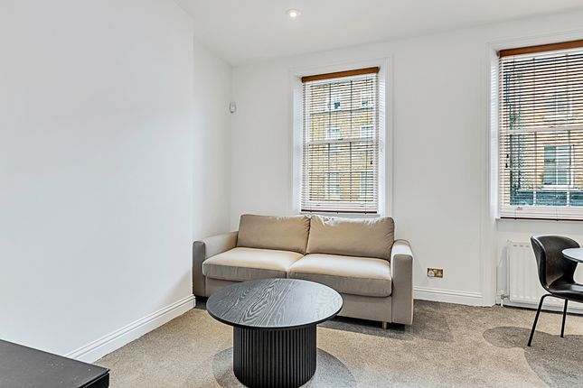 Flat to rent in Goodge Place, London