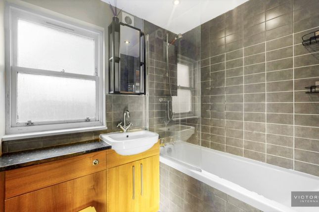 Flat for sale in Shepperton Road, Hoxton, London