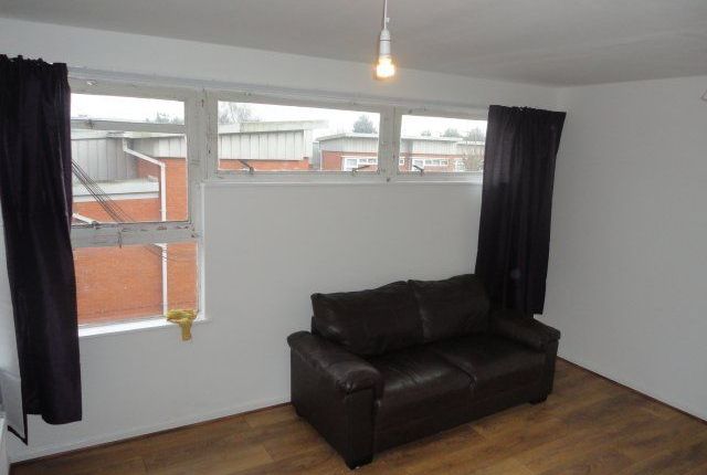 36 Moss House Close, Birmingham photo 2