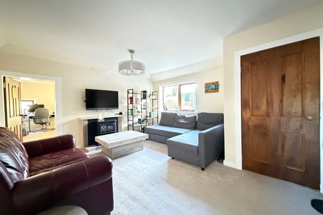 33, Springfield Road, Elgin photo 3