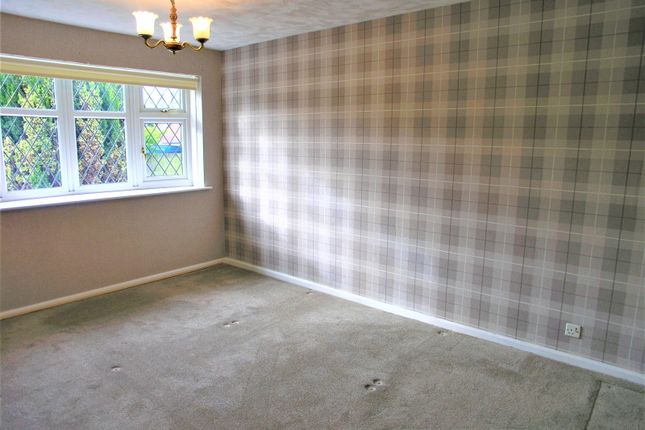 Kerry Close, Brierley Hill photo 5