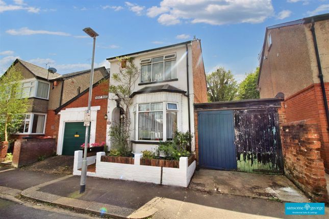 Link-detached house for sale in Kent Road, Reading
