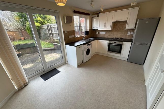 45, Abbotsbury Way, Swindon photo 4