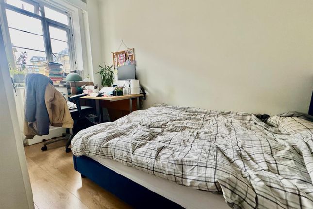 Studio house on R2 52 Regency Lodge, Adelaide Road, Swiss Cottage, £950/mo