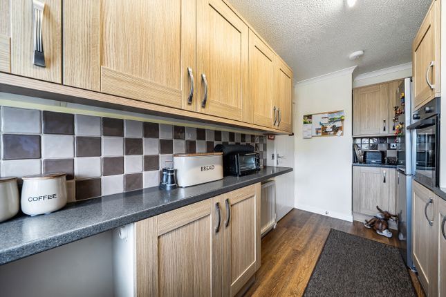 Flat 9, Redwell Court,, Ty-Gwyn Road, Cardiff photo 4