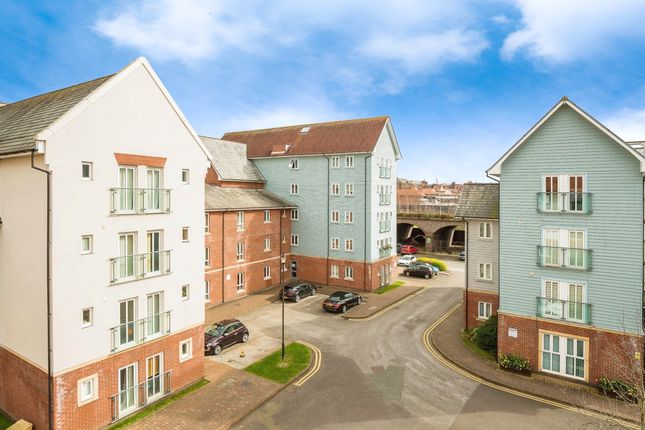 Flat for sale in Saddlery Way, Chester