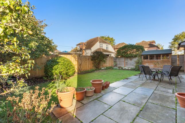 11a Woodside Avenue, High Wycombe photo 4