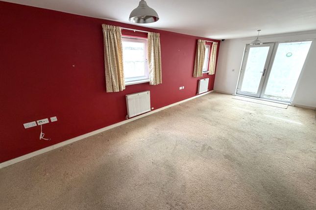 5 Tor Sands, Sands Road, Paignton photo 2