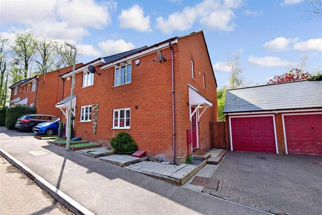 Property For Sale In Almond Court Chartham Canterbury Ct4 Buy Properties In Almond Court Chartham Canterbury Ct4 Zoopla