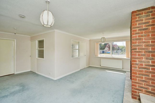 42, Caws Avenue, Isle of Wight photo 3