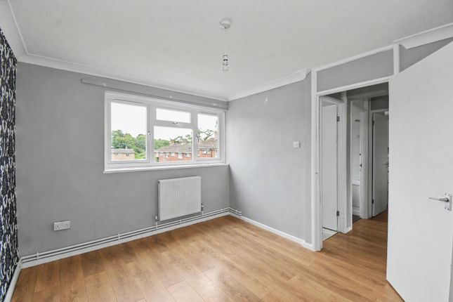 Flat 9 Boulters House, Bracknell photo 3