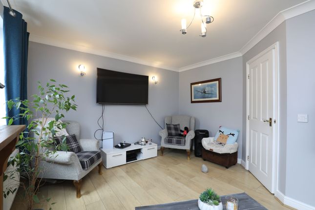 7 Leyshon Way, Bridgend photo 5