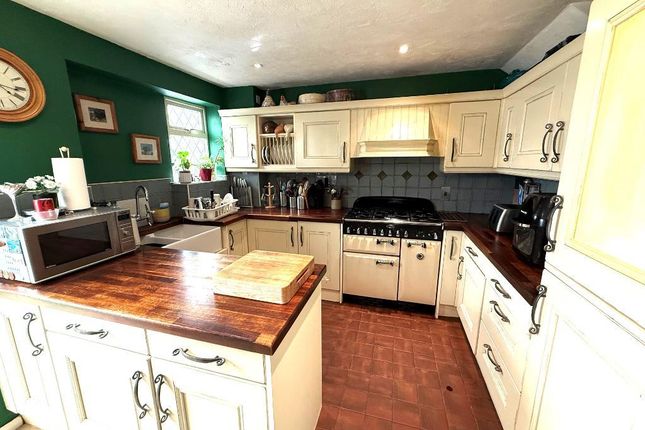 58, Coltsfoot Green, Luton photo 3