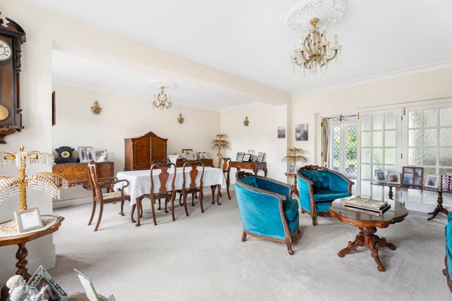18, Dorset Drive, Edgware photo 2